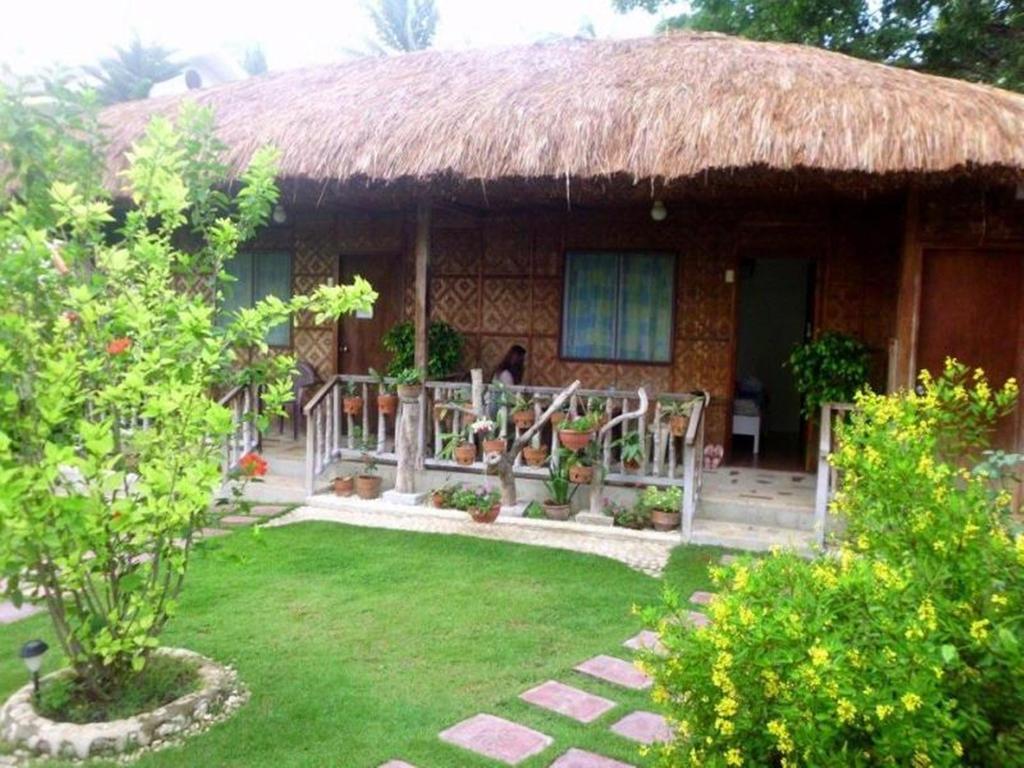 Oslob Garden Stay Beach Resort Exterior photo